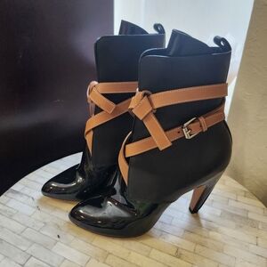 Louis Vuitton leather boots size 37 & COA